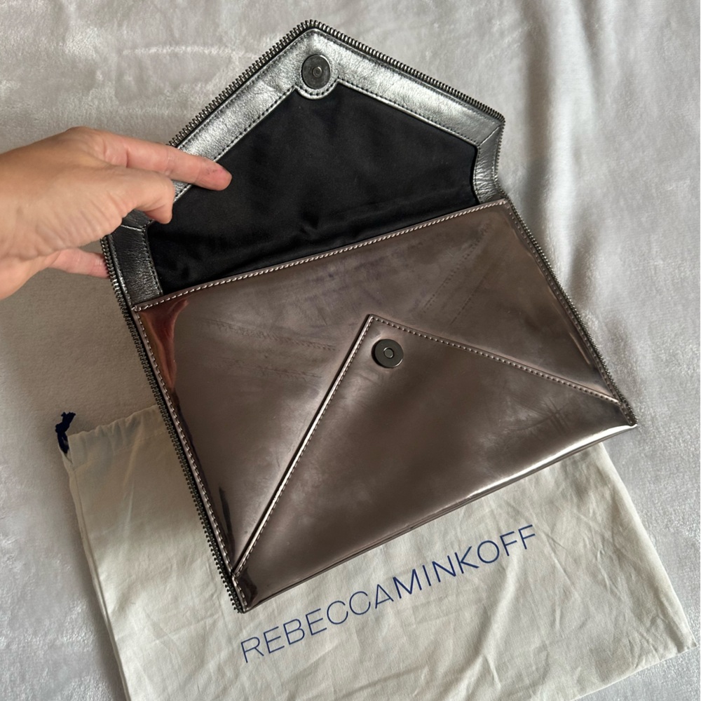 Rebecca Minkoff silver clutch with dust bag - Picture 3 of 7